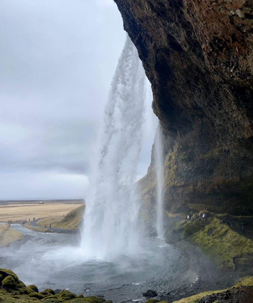 Wodospad Seljalandsfoss na Islandii